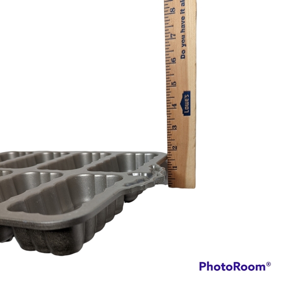 Nordic Ware Christmas Mini Loaf Pan Holiday Giving Treats Decorative Gifts - Picture 6 of 13